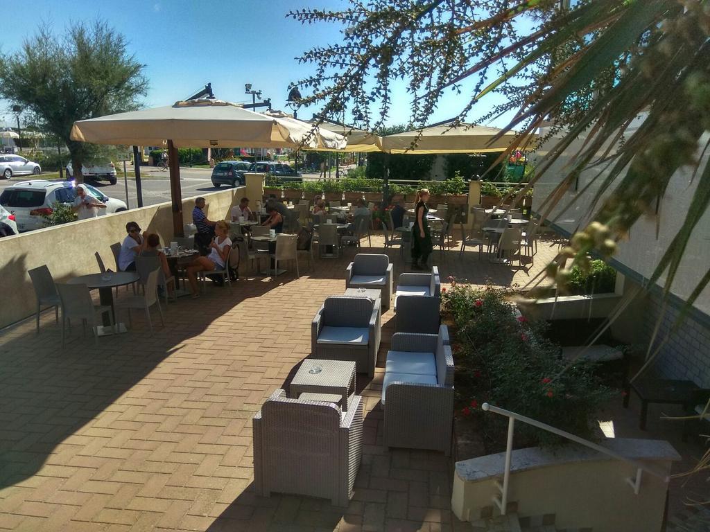 Hotel Lady Mary Milano Marittima Exterior photo