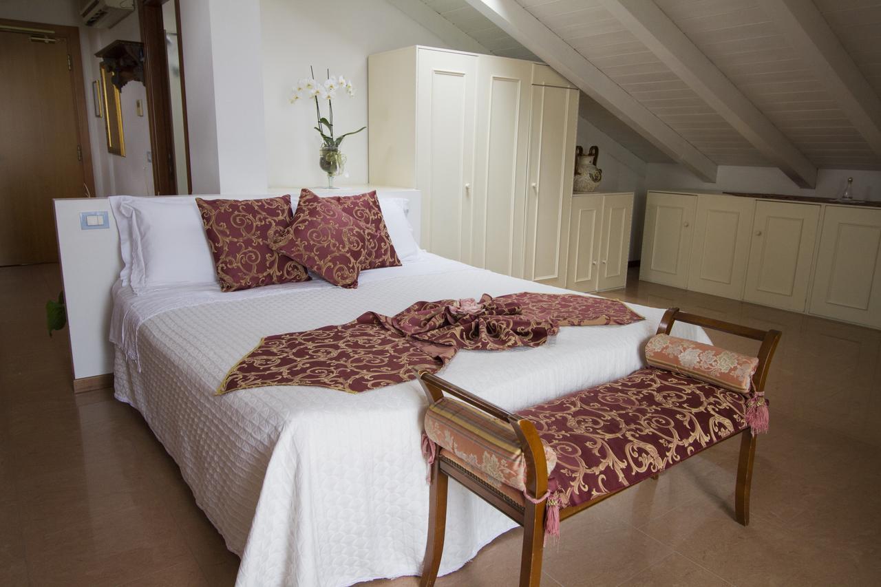 Hotel Lady Mary Milano Marittima Exterior photo